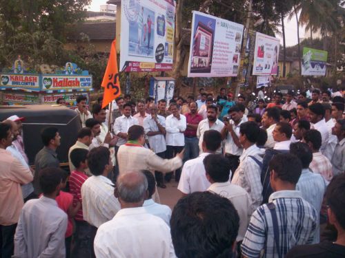 Photo of concluding meeting after Bike Rally